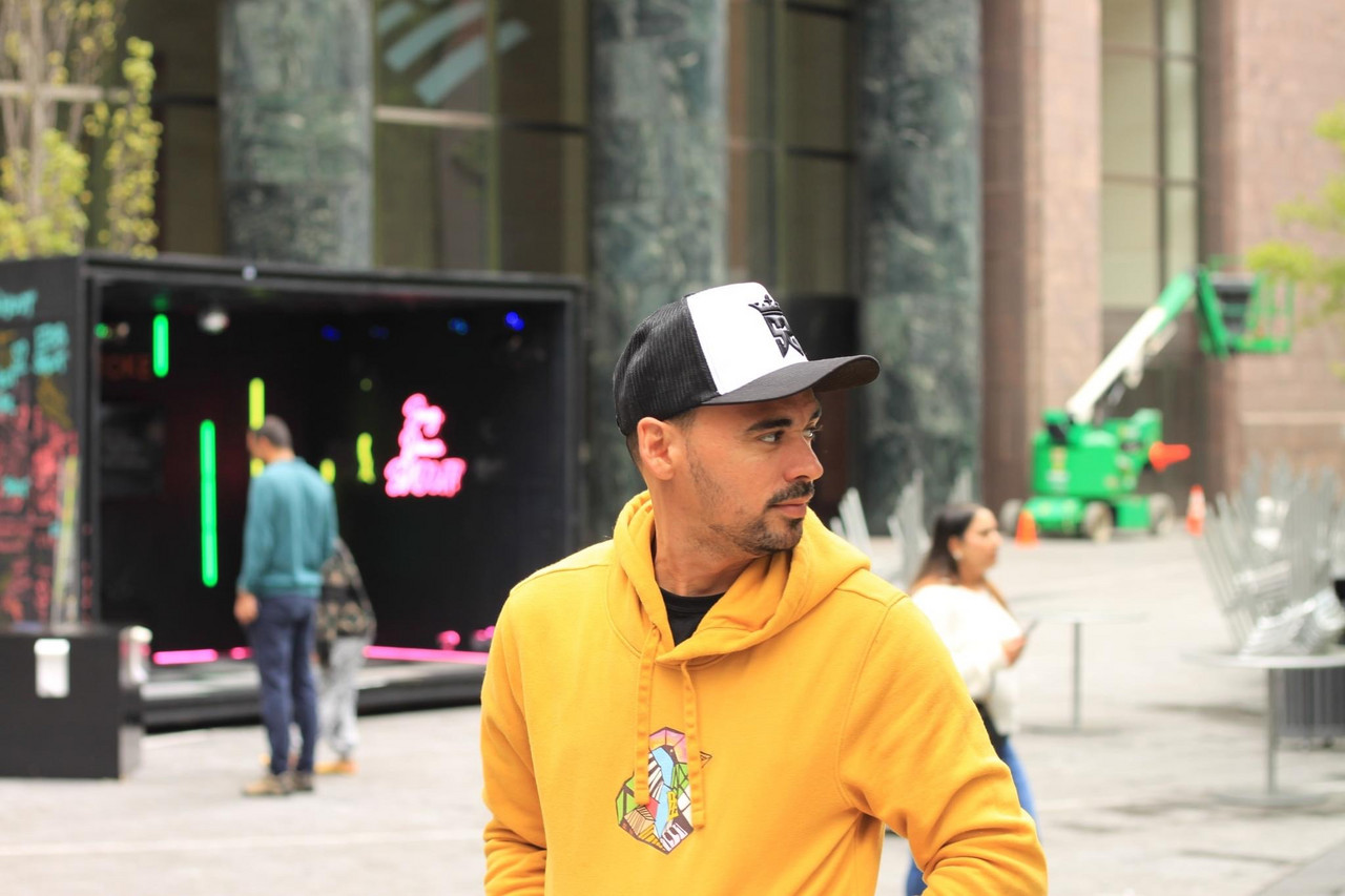 Aguinado-Santos-artist