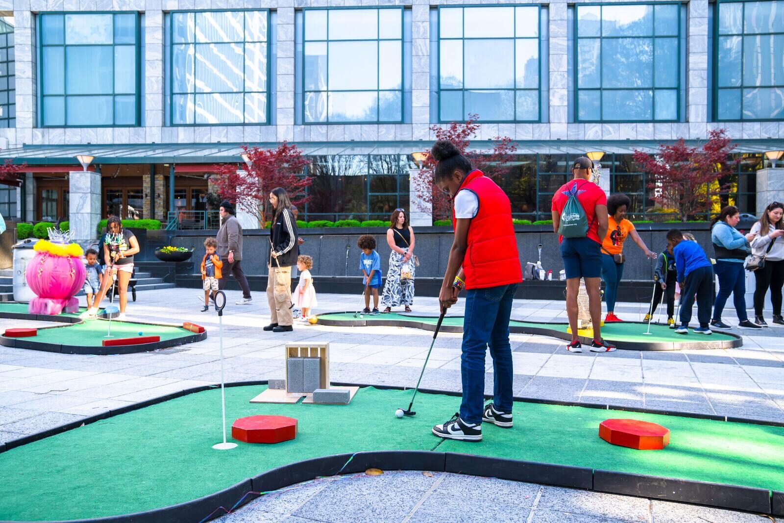 Queen’s Greens Mini Golf